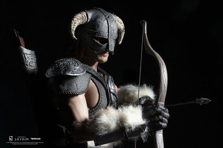 Immagine prodotto Purearts The Elder Scrolls V: Skyrim - Figura Deluxe del Dragonborn in scala 1:6