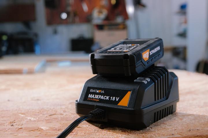 Produktbild Batavia 18V Maxxpack Ladegerät 2.4Ah (18 V)