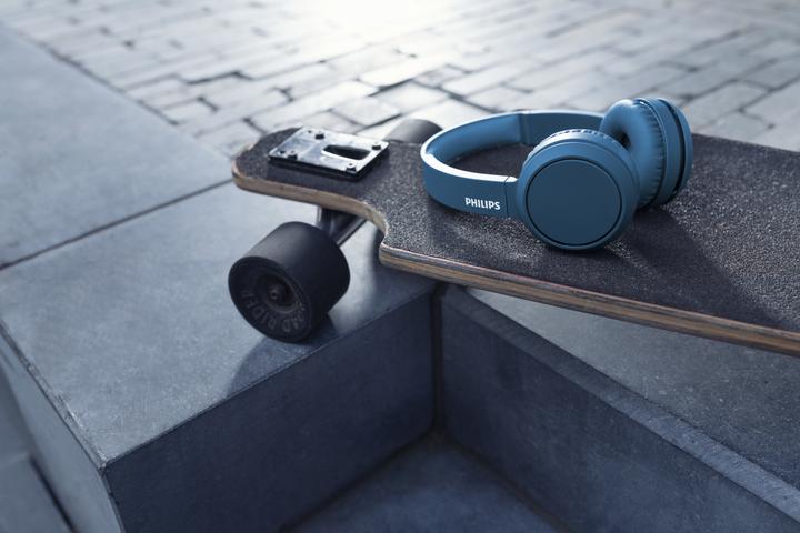 Produktbild Philips BASS+ On-Ear-Funkkopfhörer TAH4205BL (keine Geräuschunterdrückung, 29 h, Kabellos)