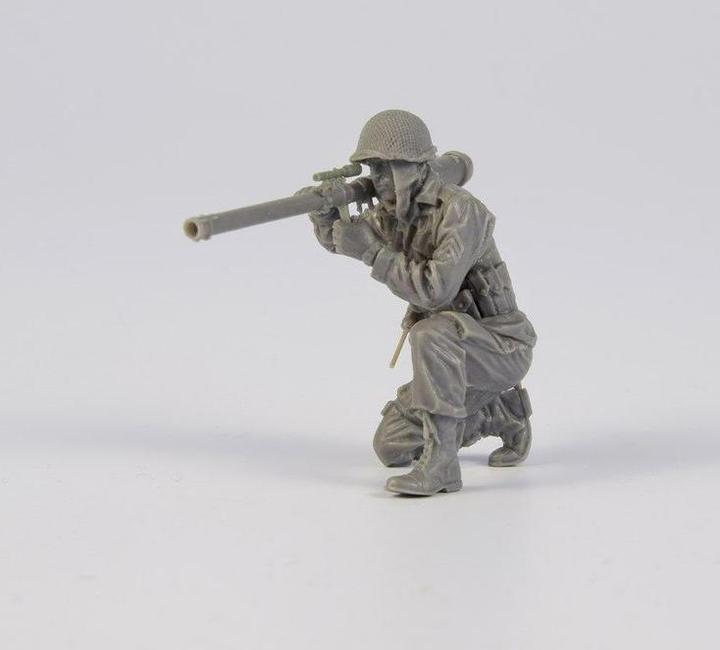 Actual product image CMK American soldier with M18 47mm Recoilles Rifle (Bazooka),late WWII/Korean war