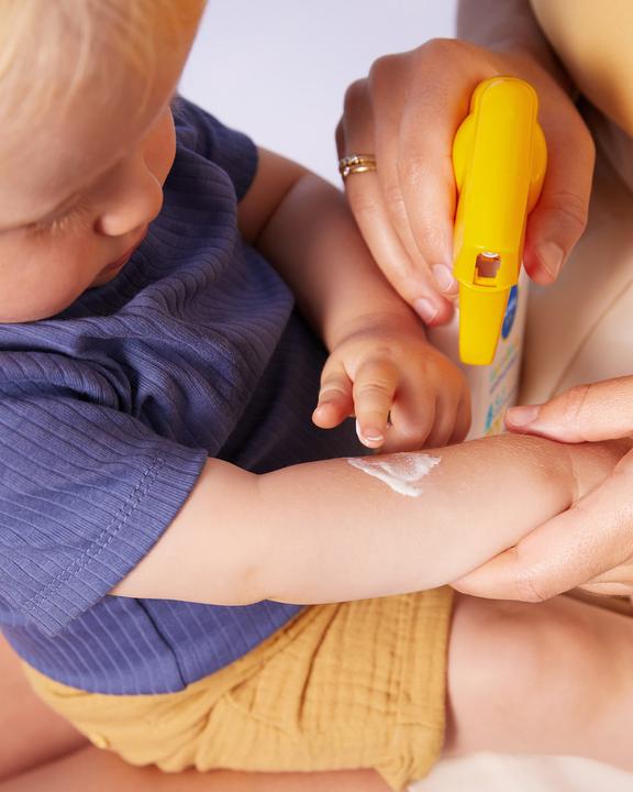 Produktbild NIVEA Sun Babies & Kids Sensitve Protect Trigger (Sonnenspray, SPF 50, 270 ml, 326 g)