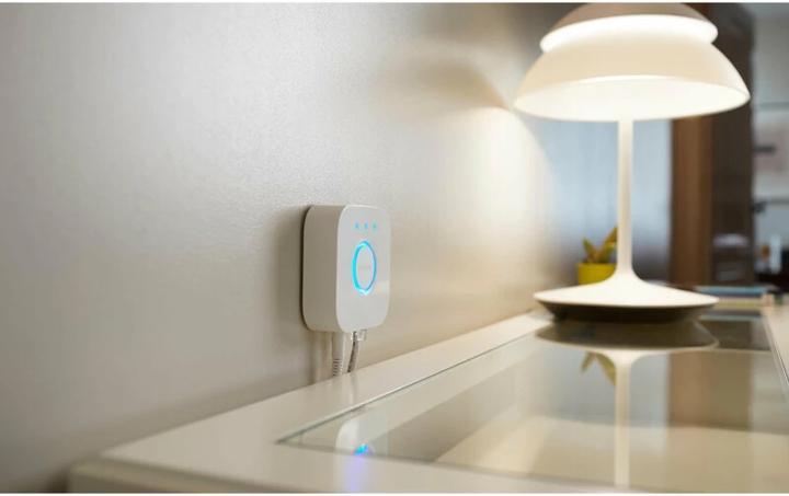 Produktbild Philips Starterset White & Color Ambiance, 2 x E27, 75 W, Bridge (E27, 11 W, 800 lm, 2 x, F)