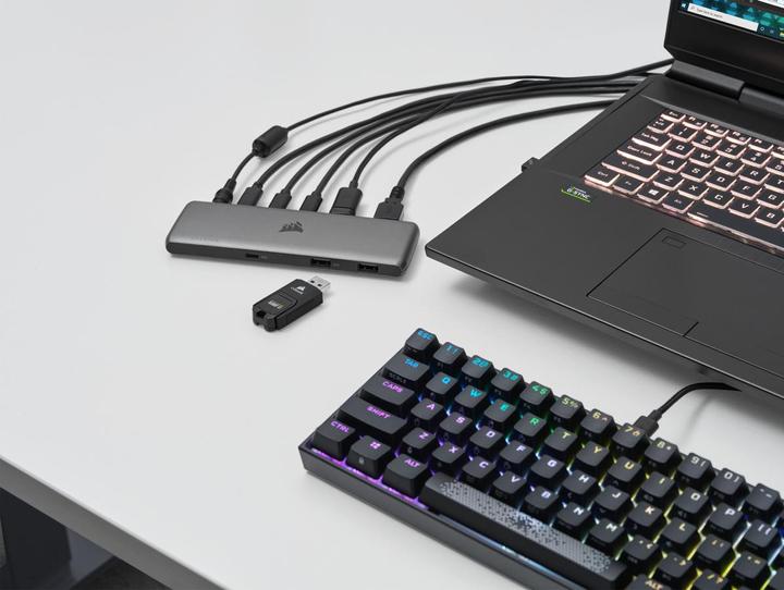 Produktbild Corsair USB 100 (USB-C, 7 Ports)