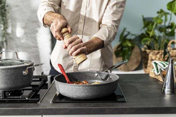 Produktbild Ballarini Salina Ceramic Schmorpfanne mit Deckel 28cm (28 cm, Bratpfanne, Keramik)