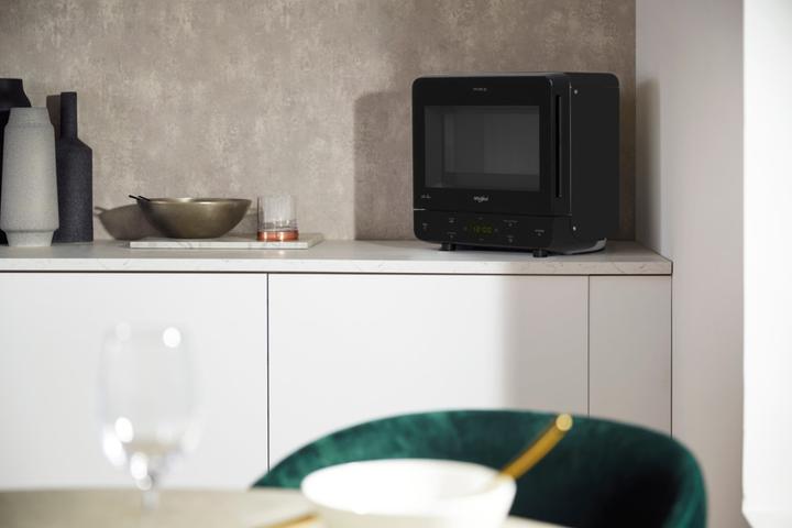 Produktbild Whirlpool MAX 34/BL microwave Countertop Solo microwave Black (13 l)