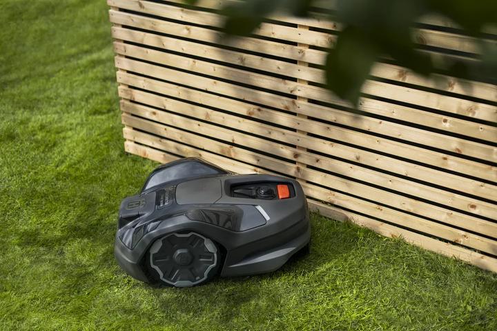 Actual product image Husqvarna 310E Nera (1000 m², Without boundary wire, Boundary wire)