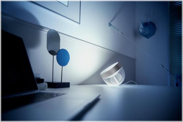 Produktbild Philips Hue Iris (570 lm)