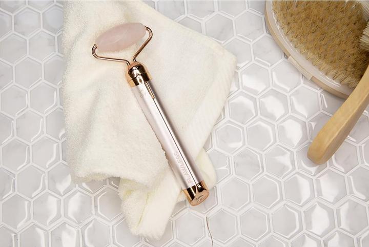Image du produit Flawless Contour roller visage avec quartz rose white
