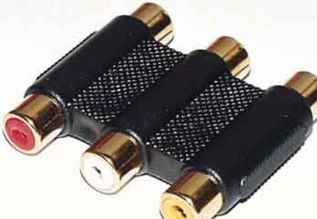 Produktbild E+P VC 917 G. Anschluss 1: 3x RCA, Anschluss 2: 3x RCA, Beschichtung Verbindungsanschlüsse: Gold. Pr (Winkeladapter)