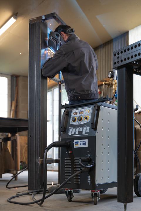 Actual product image GYS Inverter welder, MULTIWELD 250T