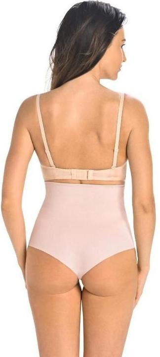 Actual product image Teyli Panties model (L)