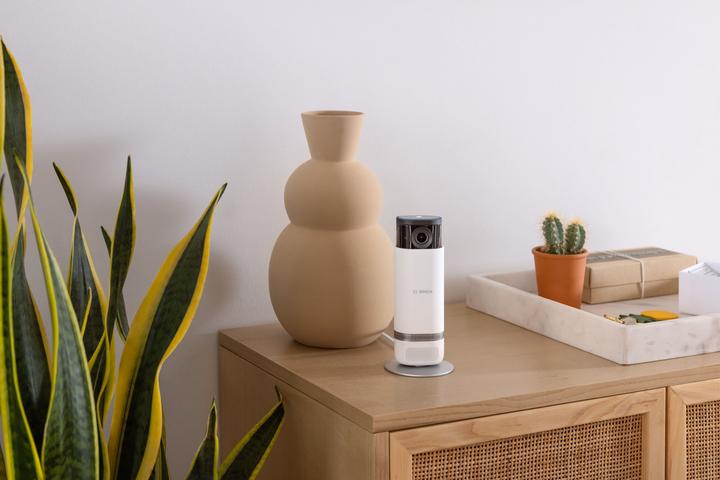 Immagine prodotto Bosch Smart Home Telecamera per interni Eyes II