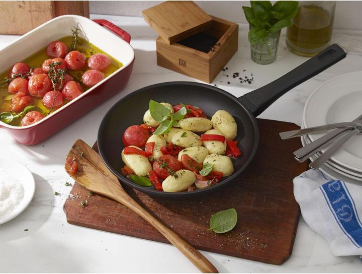 Actual product image Zwilling Madura Plus (20 cm, Frying pan, Cast aluminium)