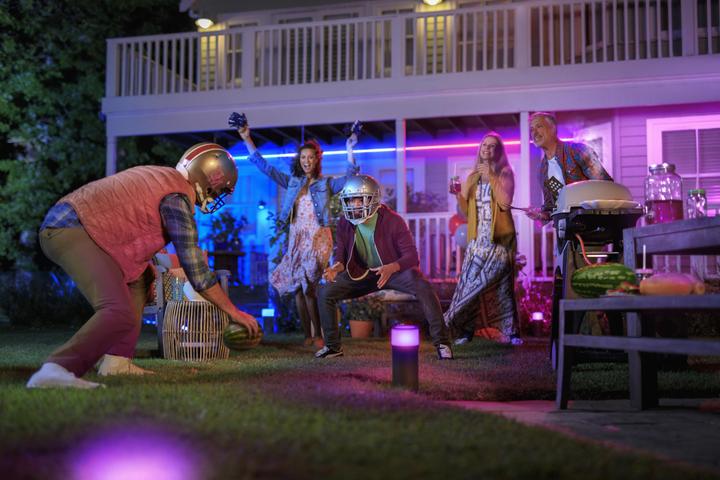 Image du produit Philips Hue Outdoor Lightstrip 5m fiche DE (Multicolore, 500 cm, Extérieur)