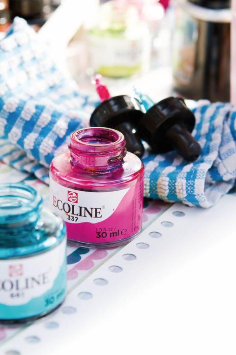 Actual product image Talens Ecoline set (Lemon, Magenta, Sky blue, Green, Black, Grey, Bright orange, Vermilion, Sepia, Ultramarine violet, 300 ml)