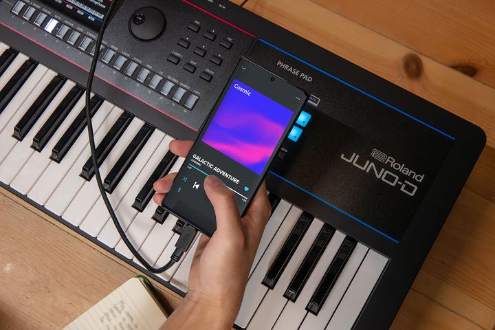 Produktbild Roland Juno-D8