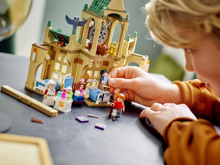 Produktbild LEGO Hogwarts Krankenflügel (76398, LEGO Harry Potter)