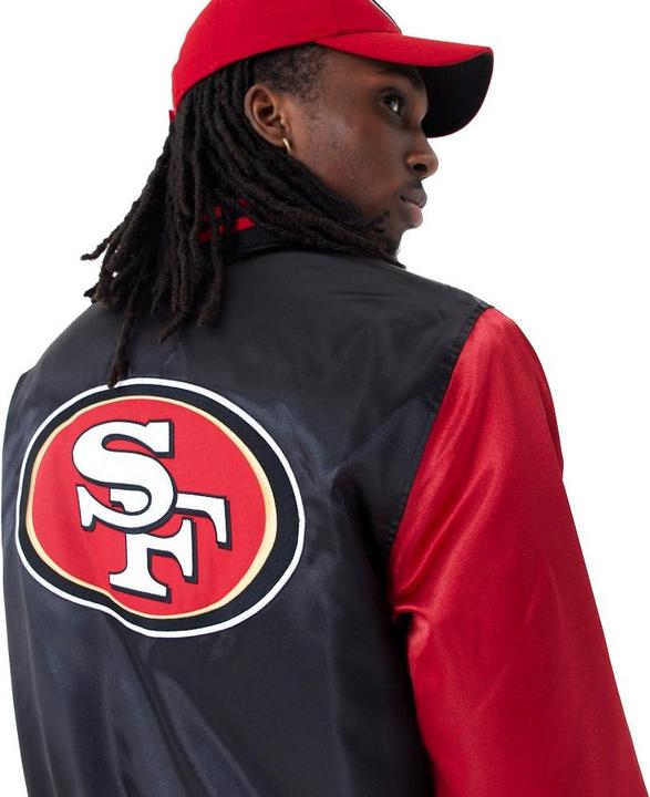 Produktbild New Era Varsity Satin Bomber Jacke San Francisco 49ers - S (S)